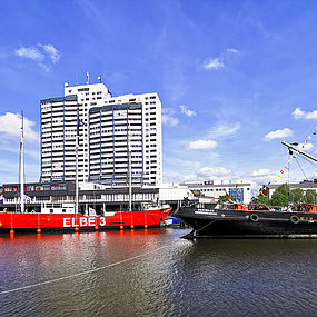 Das Feierschiff ELBE 3 im Museumshafen